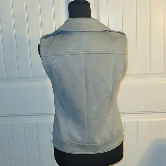 Grey Zippered Vest - Picture 4 of 8